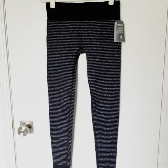 NWT Athleta Shimmer Stripe Leggings - Picture 3 of 9